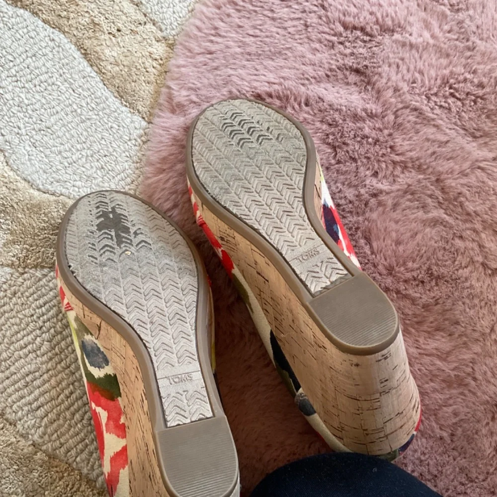Toms shoes peeptoe,  Stella Tangerine Wedge, great condition! - Picture 9 of 9